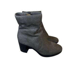 Frye Boots Size 8M Gray Suede Ankle Women's With Zipper Closure .